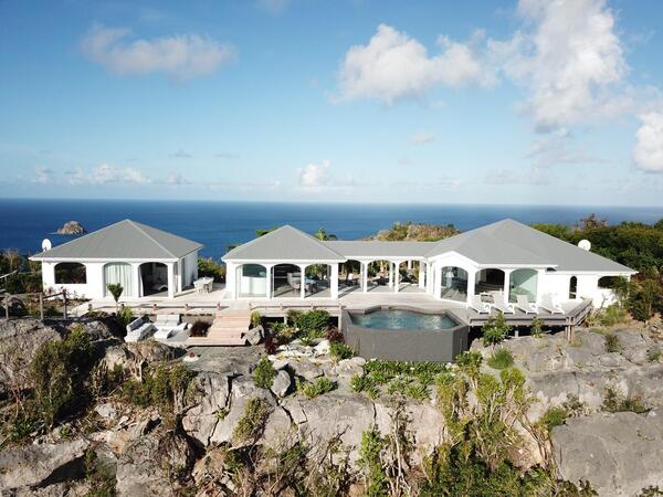 Byzance in Colombier - Stunning Villa at the Top of a Cliff