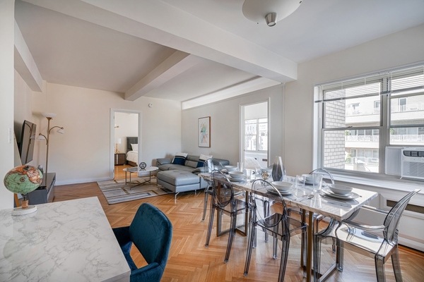 Beautiful 3 BR Apartment in Park Avenue