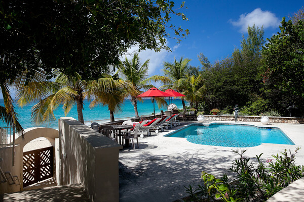 Baie Longue Beach House in Terres Basses - Perfect Ambience