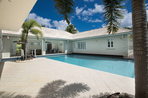 Ca Limbo in St James - Beach and Restaurants Nearby