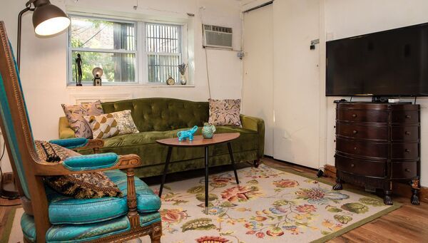 Lovely 3 Bedroom 1 Bath Unit in NYC!