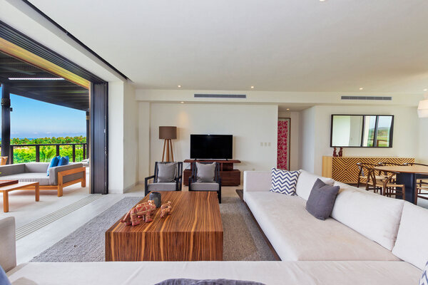 Dalia in Las Marietas- Sophisticated and Contemporary Style