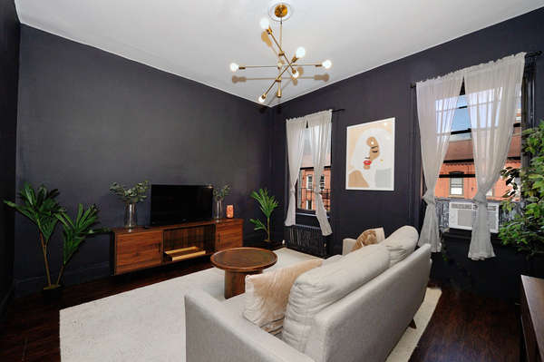 2 Bedroom 1 Bath SAS Unit -7 in NYC