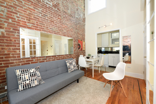 Popular 3 Bedroom 1 Bath Unit in NYC!