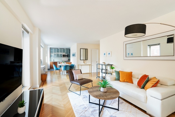 Fully Furnished 2 bedrooms 2 full bathrooms