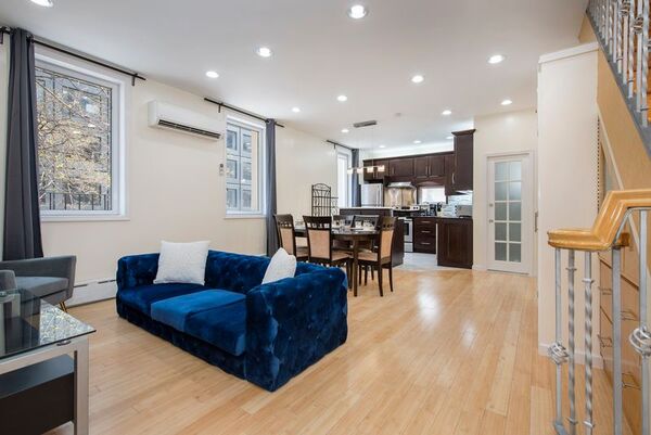 Appealing 3 Bedroom 1 Bath Unit in NYC!